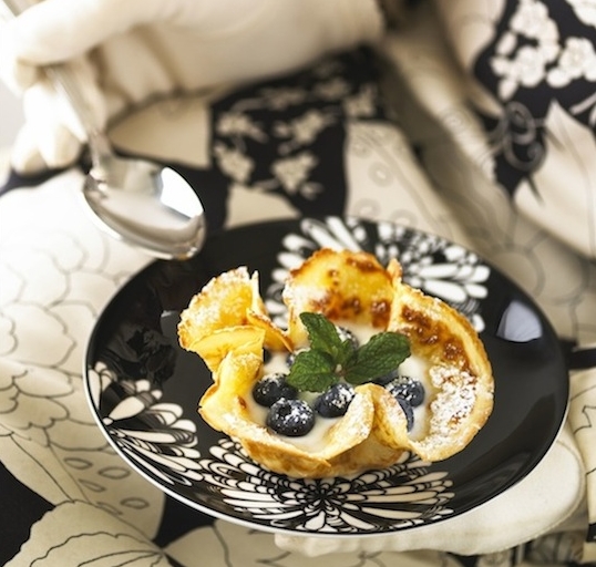Kate Spade Floral Dish: Blueberry Crepe