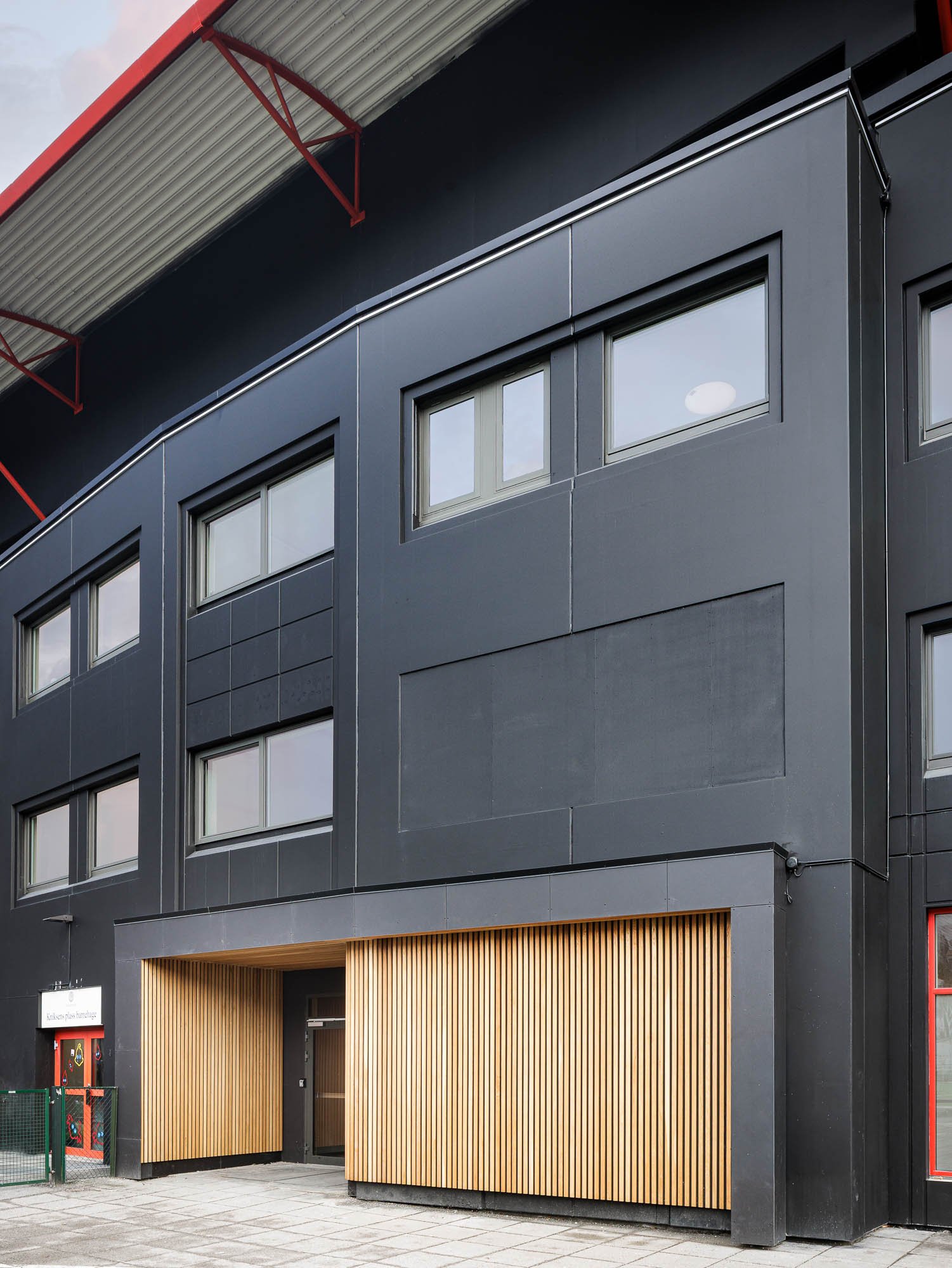 Fasade ved NTGU Brann stadion.