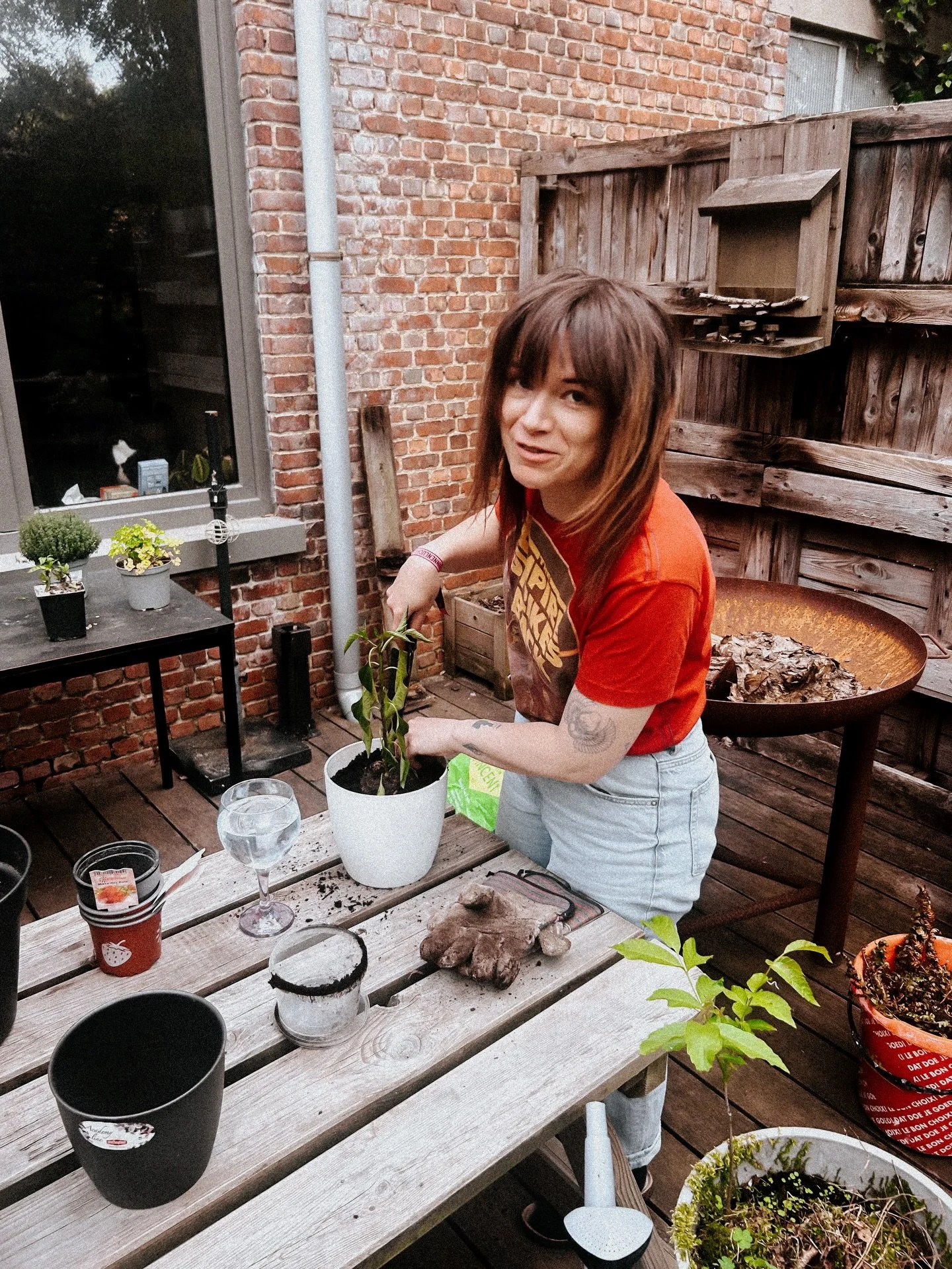 Bilbo Bagginsin&rsquo; through life. 
✨ 🎀 💐 🥐 🍷 🍃 🧀 🌅

(4/12)

#april