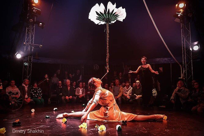So happy to have embarked on this new adventure with @cirque_bouffon in the new show PARAISO. Performing in such a magical space with incredible musicians, artist and team behind everything, is only pure joy! 
Danke, Merci, Thank you, Dzienkuje, Дяку