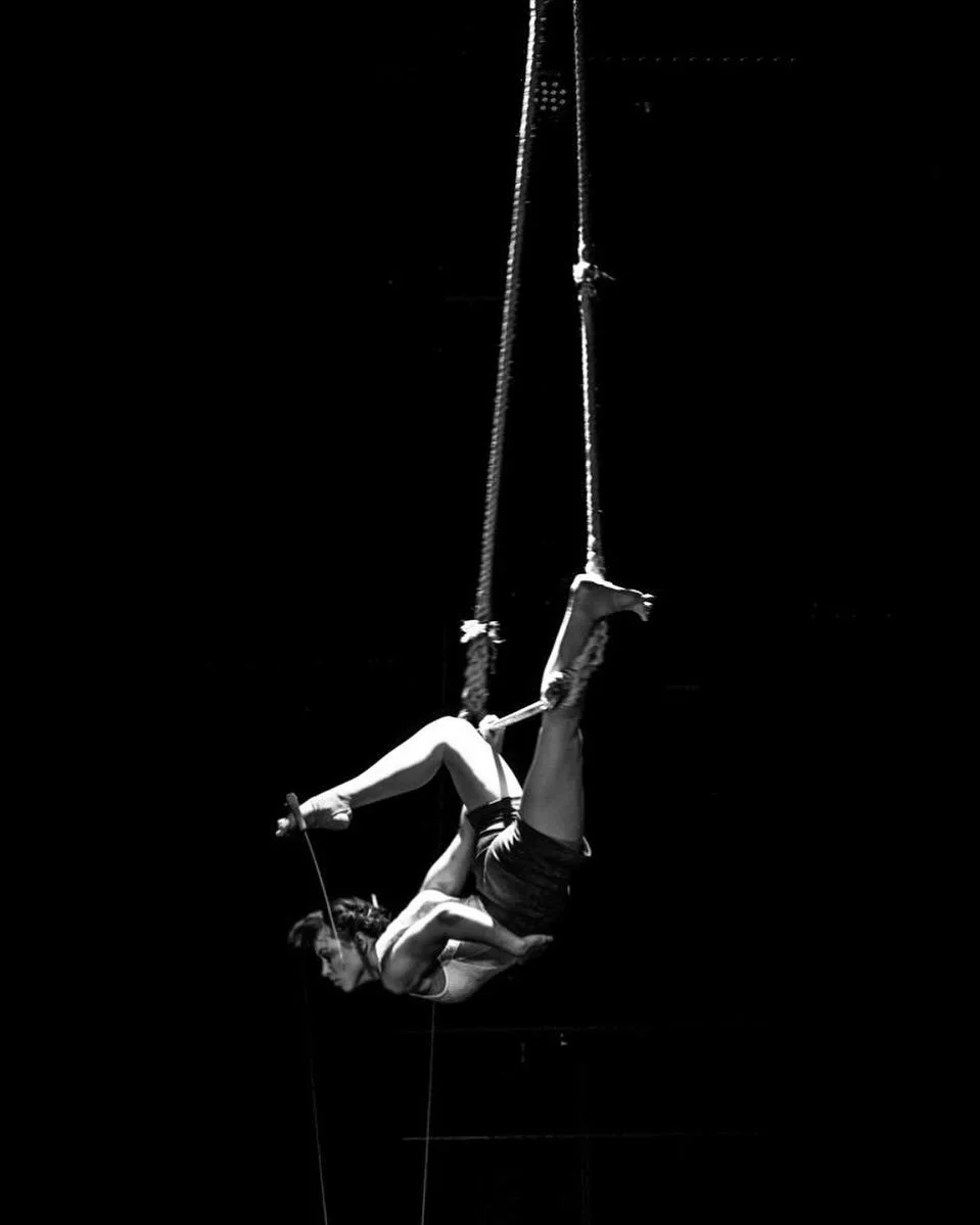 From my extra special stunt in NORA with @7womencompany&hellip;where reality merged with the artistic concept👣

In thoughts with my broken heel sister @paula.alvala😘

And check out the continuation of the very special creation NORA from the ➡️➡️@7w