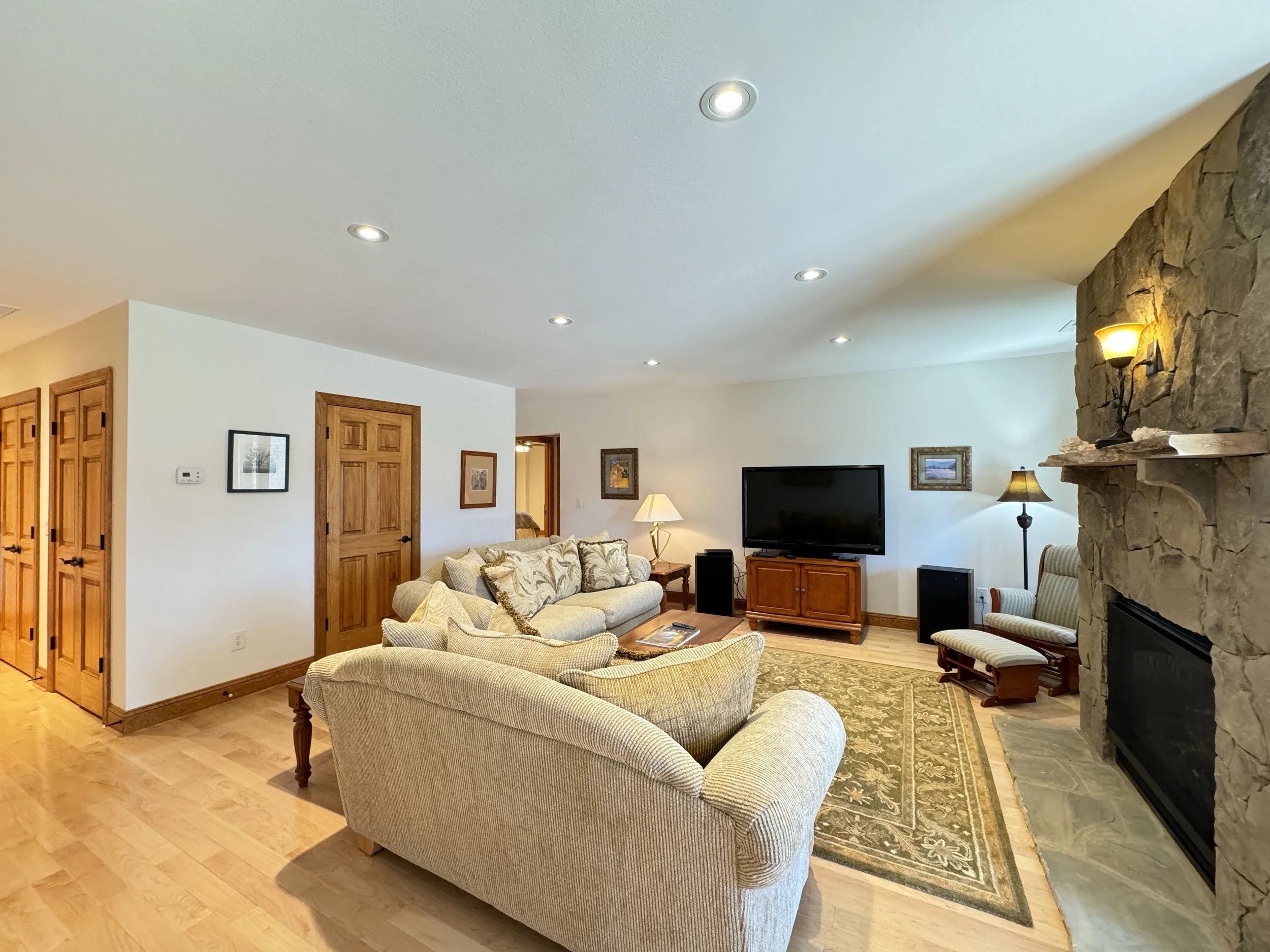 Downstairs living room 3.JPG