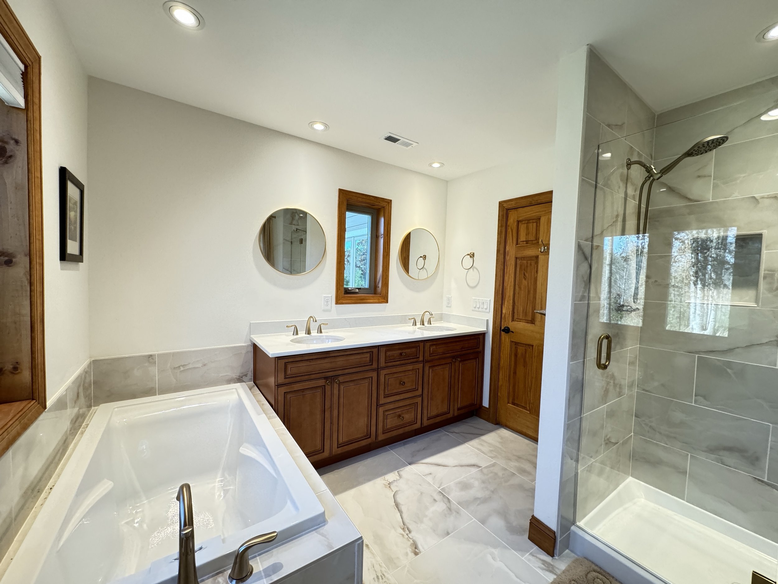 downsiairs master bathroom 2.JPG