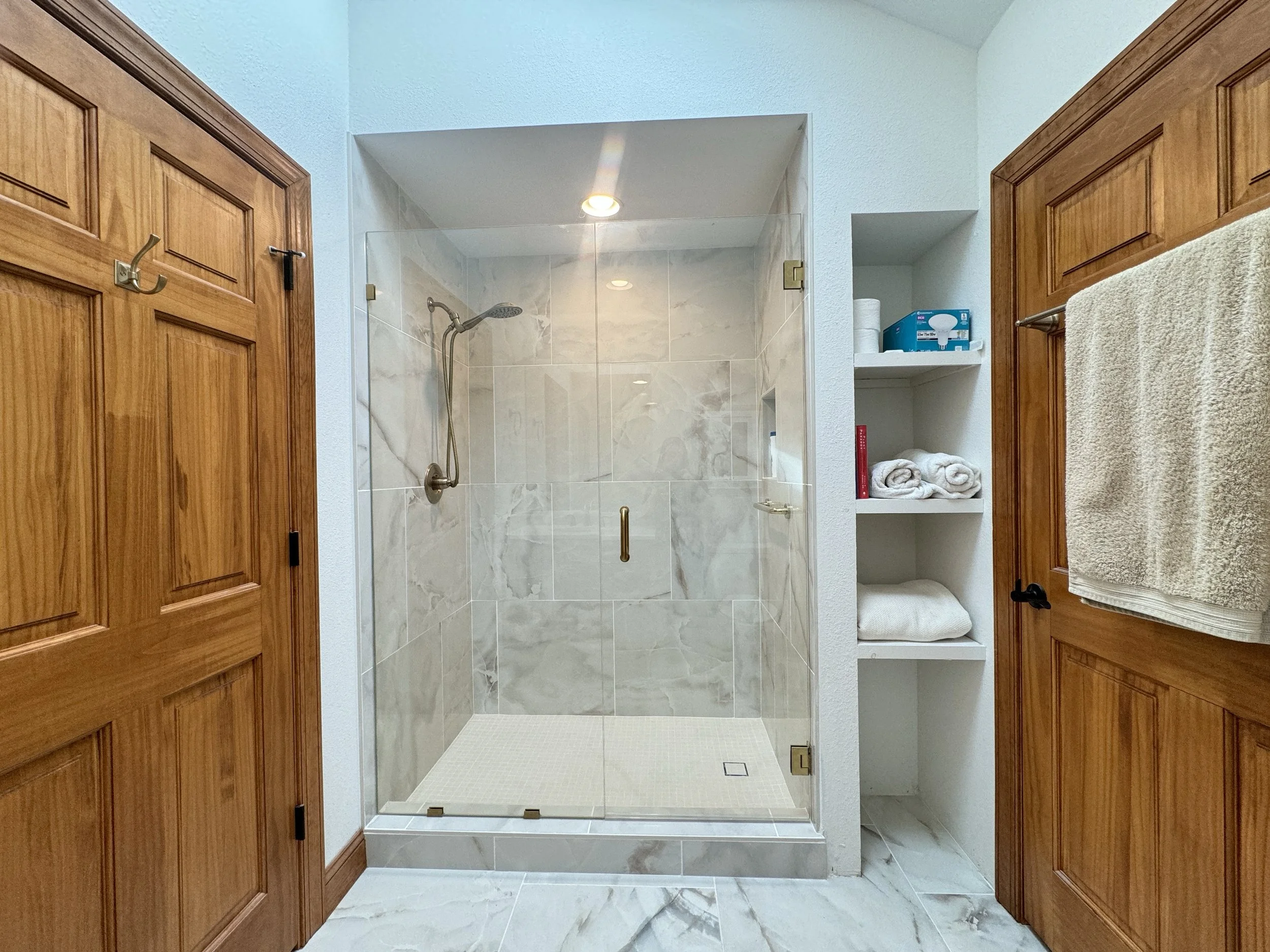 upstairs shower better.JPG