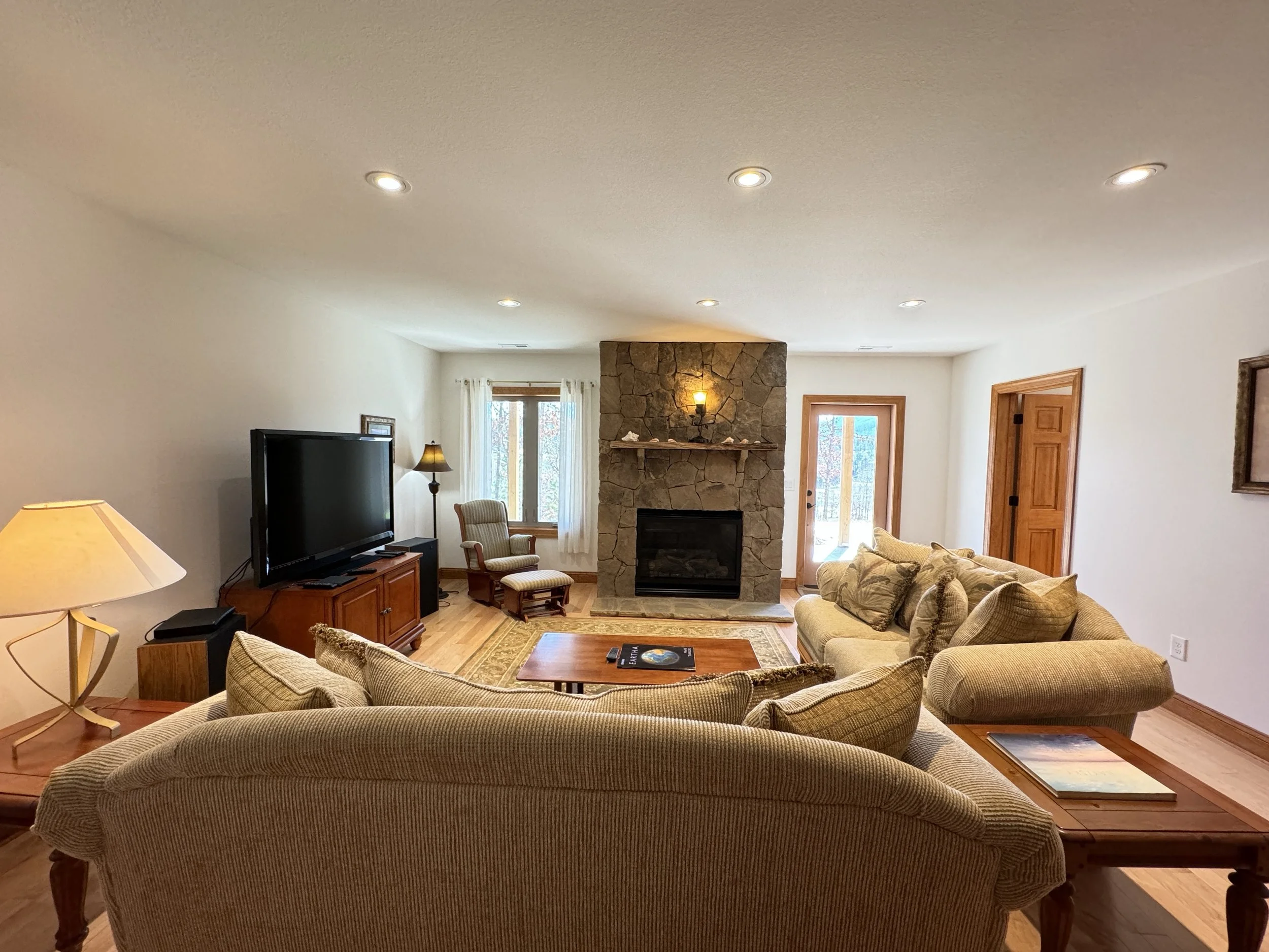 Downstairs living room 2.JPG