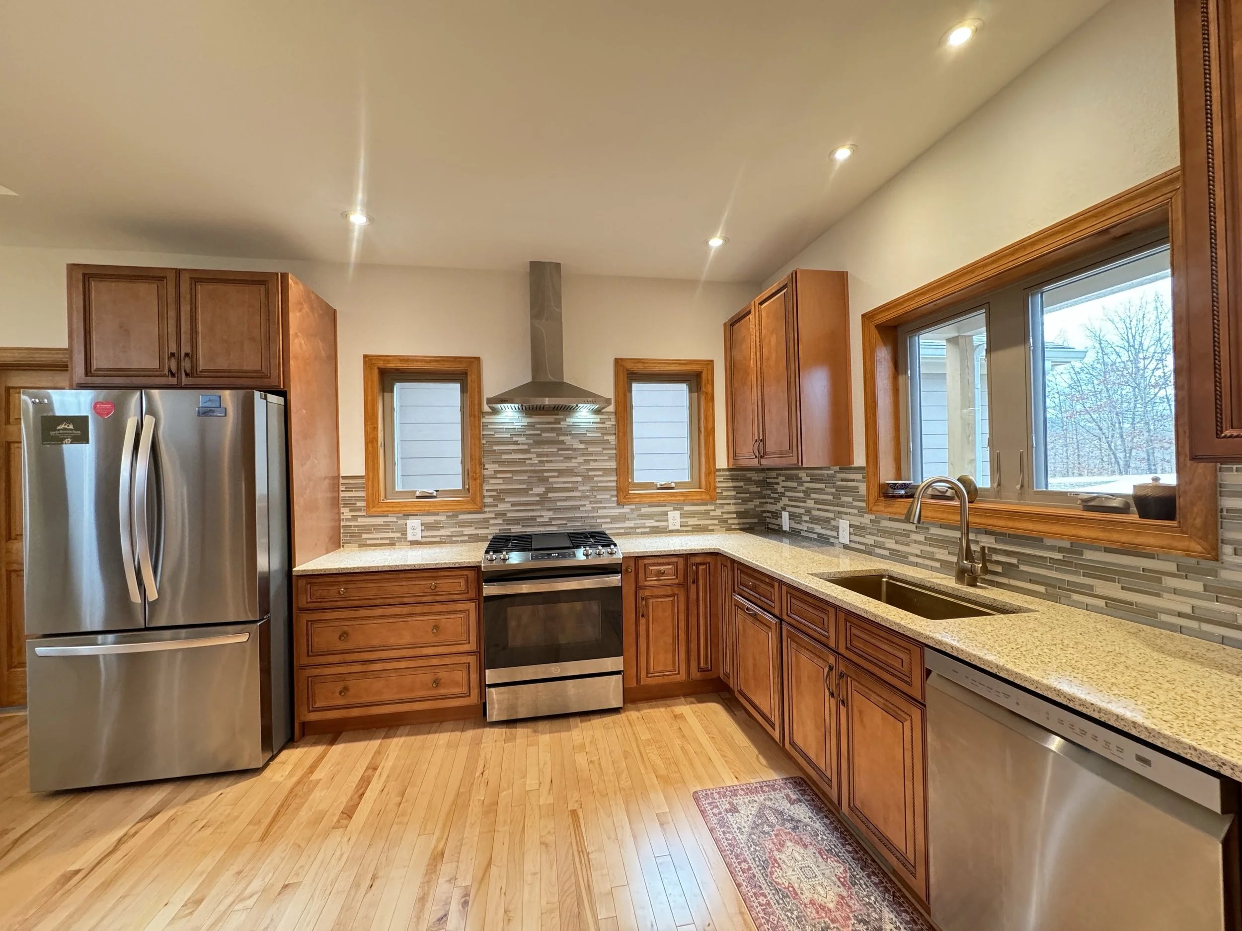 kitchen stove all cose up better color.JPG