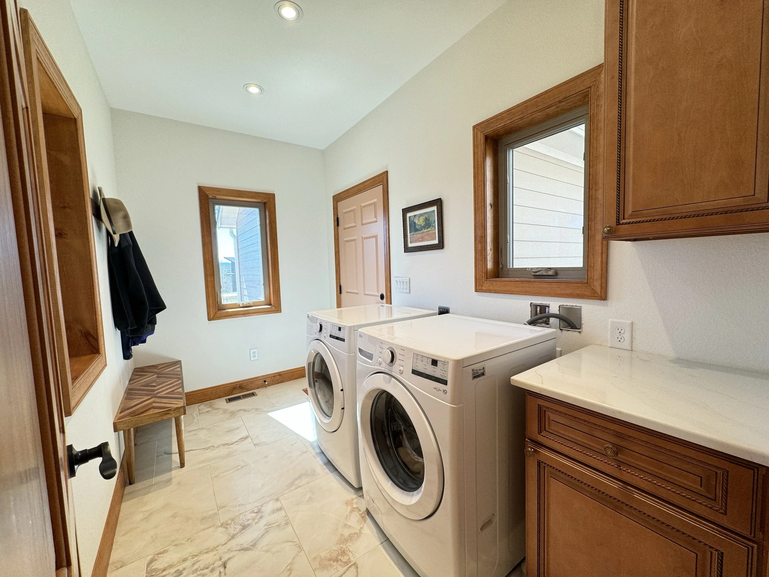 laundry rroom 1.JPG