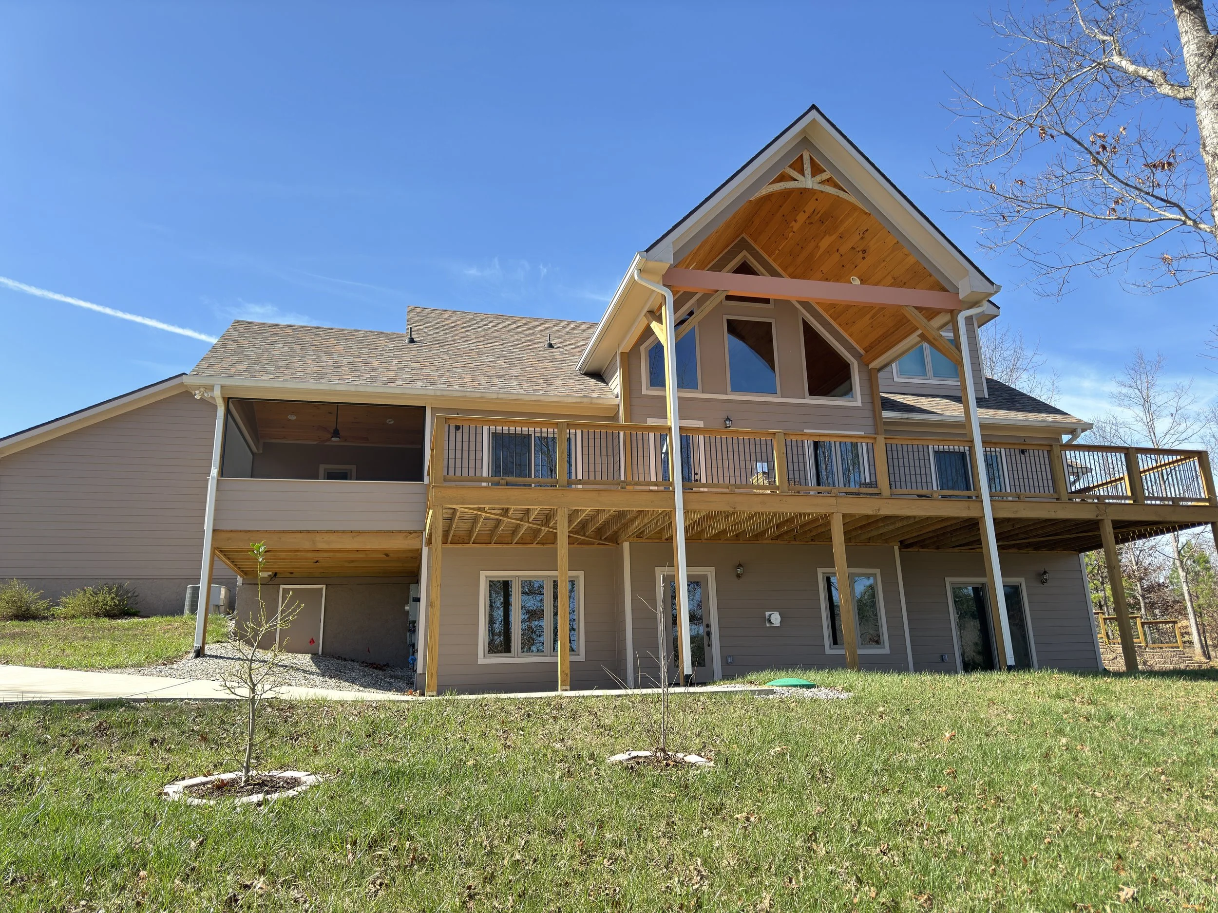 lower floor apartment IMG_3522.JPG