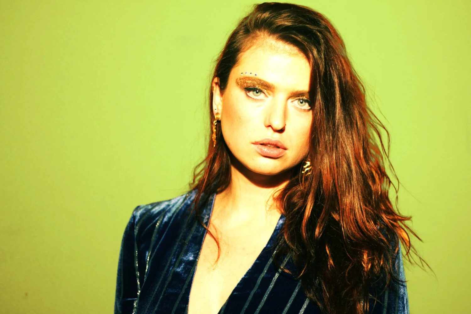 ALISSA RENRAW HEADSHOT (Copy)