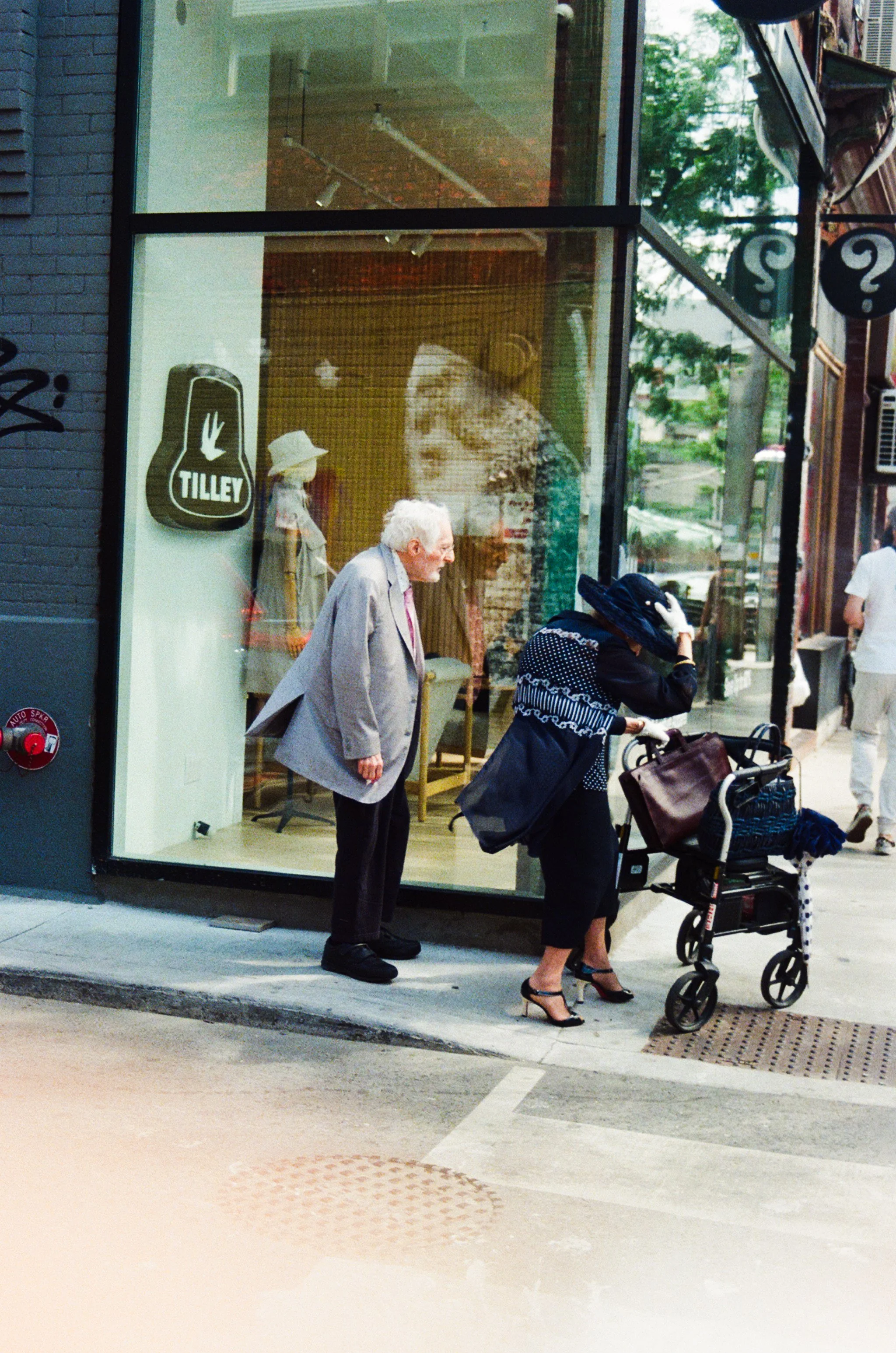 0009_7000049820009.jpg