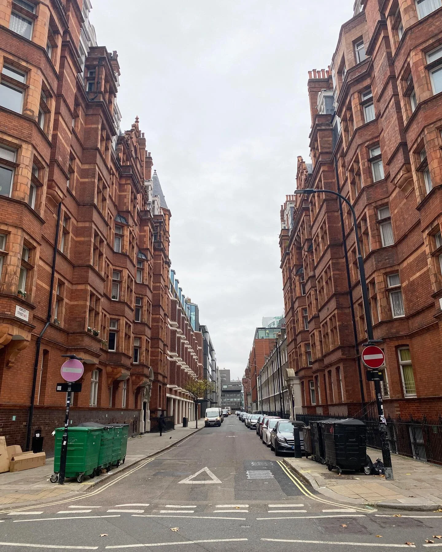 Avete mai scattato una foto e pensato che non rendesse? Che non facesse giustizia a quello che gli occhi vedevano? Ecco, &egrave; proprio questo il caso!

Con un mix sapiente di architettura Vittoriana e Eduardiana, Huntley Street, nell&rsquo;area di