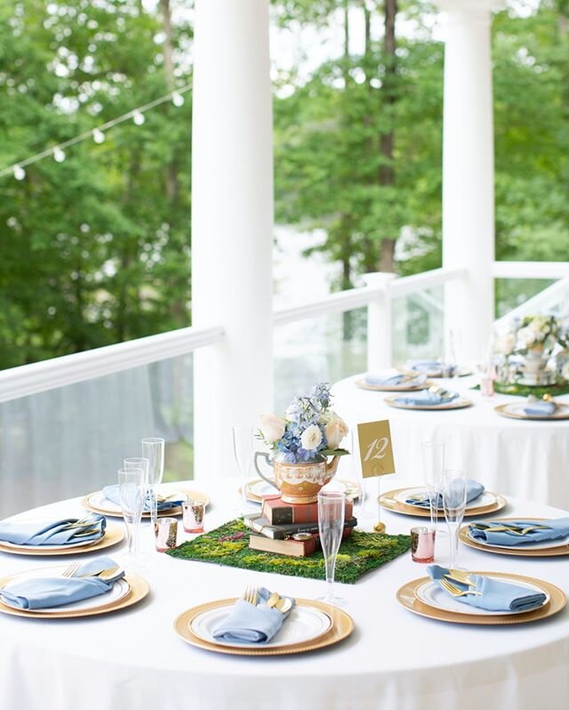 This wedding was Alice in Wonderland themed and had cute teapots and stacks of books as every centerpiece. ⠀⠀⠀⠀⠀⠀⠀⠀⠀
.⠀⠀⠀⠀⠀⠀⠀⠀⠀
.⠀⠀⠀⠀⠀⠀⠀⠀⠀
.⠀⠀⠀⠀⠀⠀⠀⠀⠀
#aliceinwonderland #aliceinwonderlandwedding #lakewedding #northcarolinawedding #gardenroseevents #s