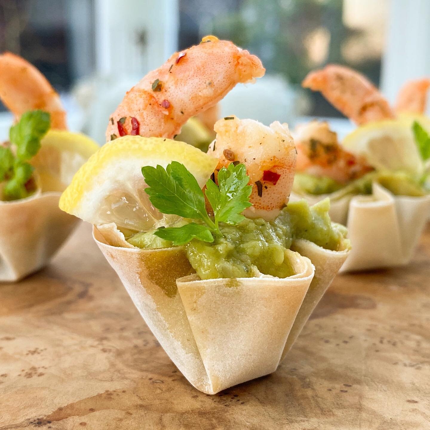 Keep it shrimple this Christmas with these delicious prawn and avocado cups 🦐🥑