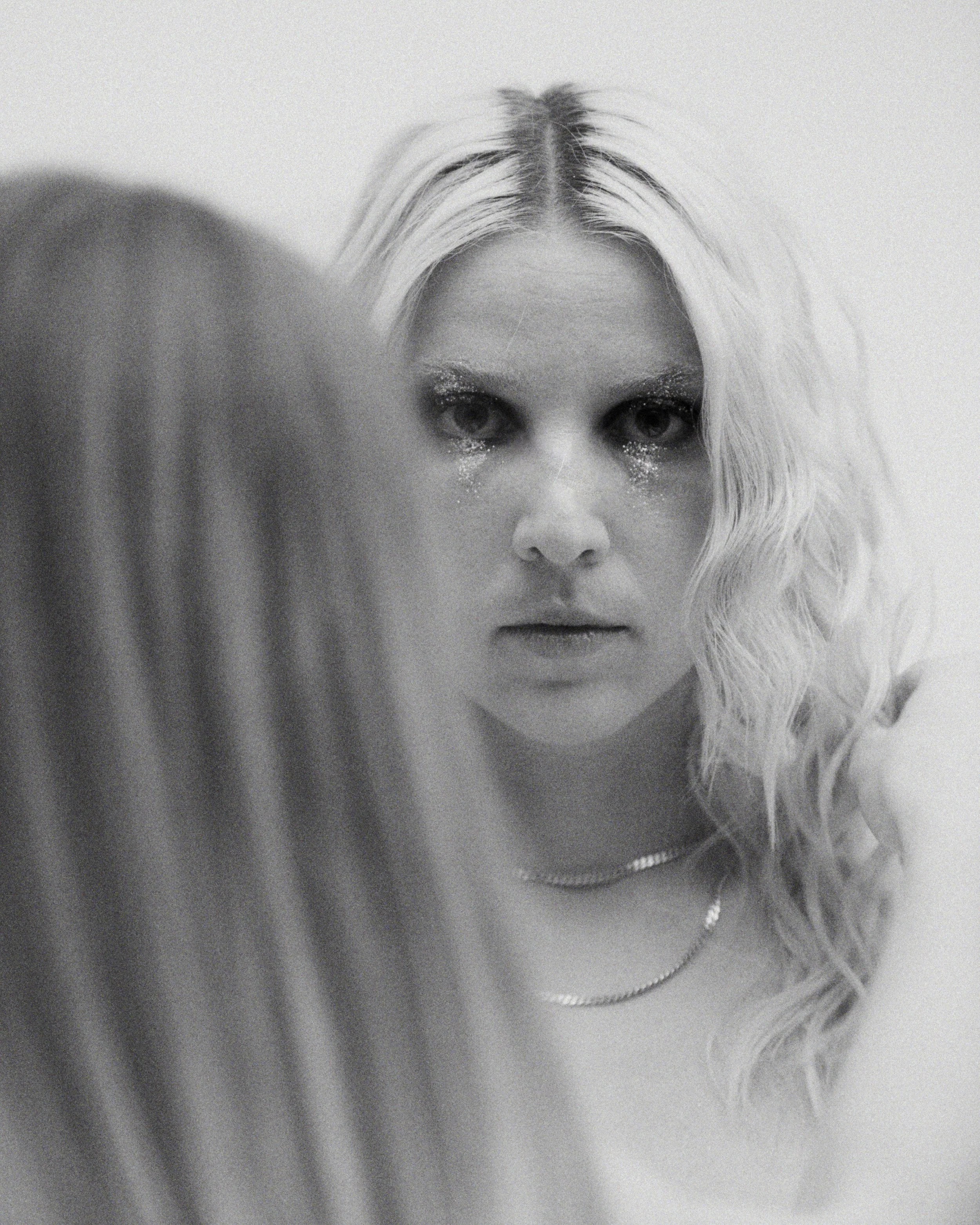 01-BW_VenedaTerry 12.jpg