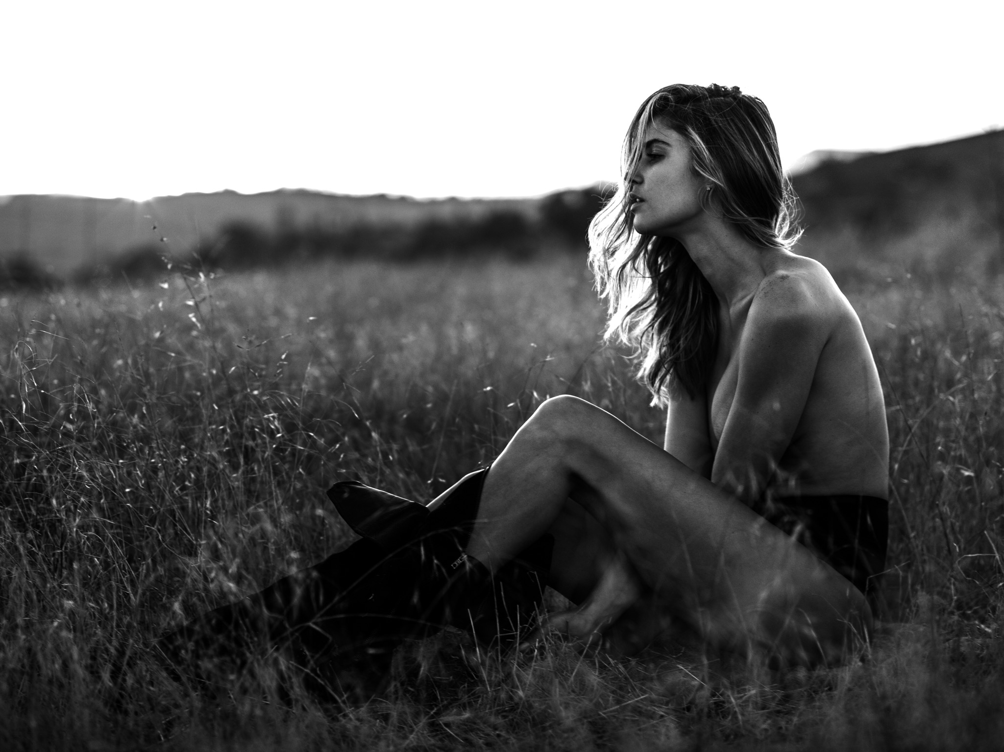 maitlyn-simmons-B&w-field-model.jpeg
