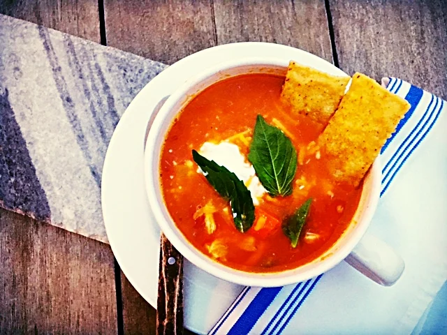 Basil Chicken Chili with White Beans 