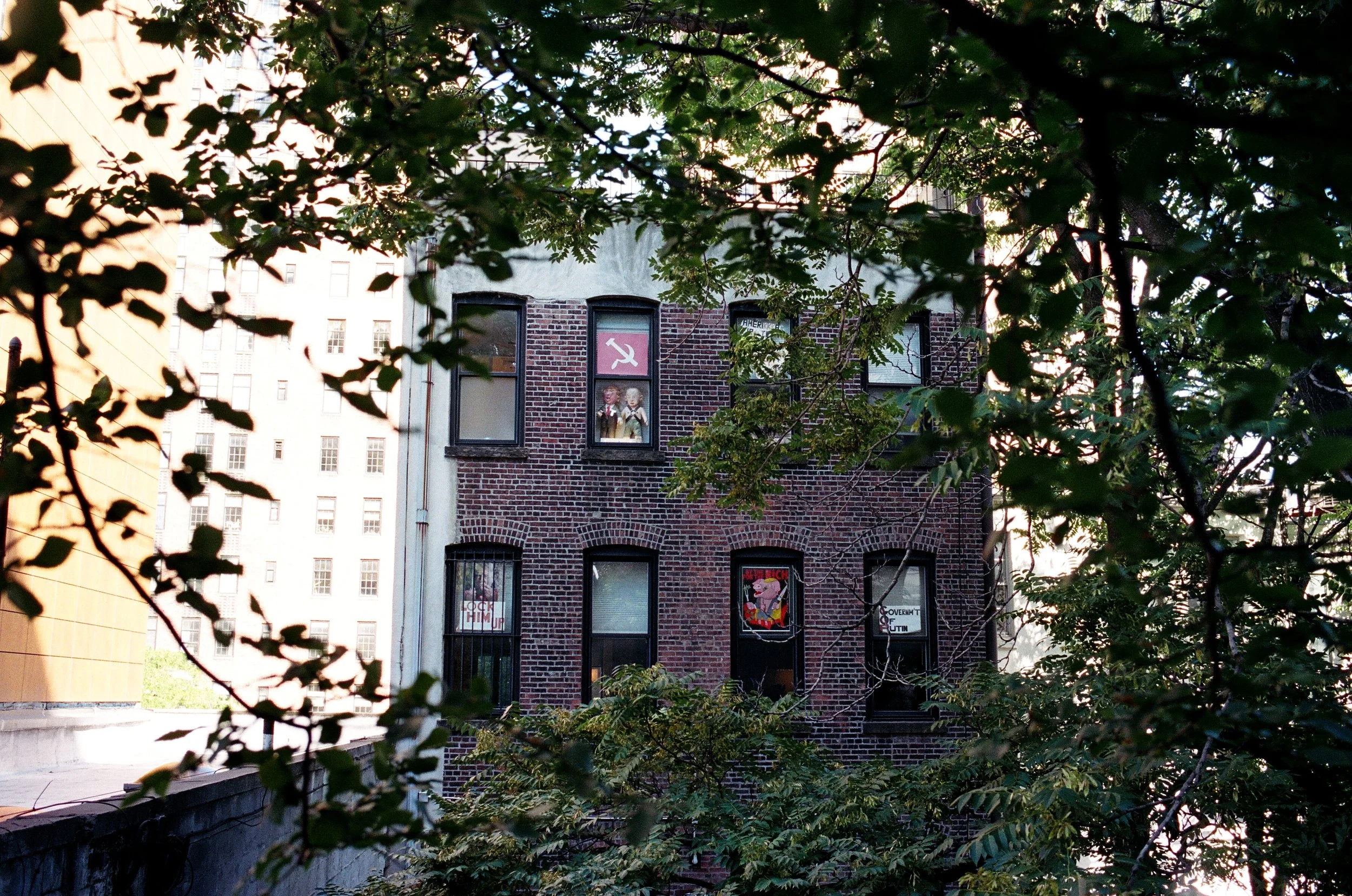  Zoom in on some weird stuff 