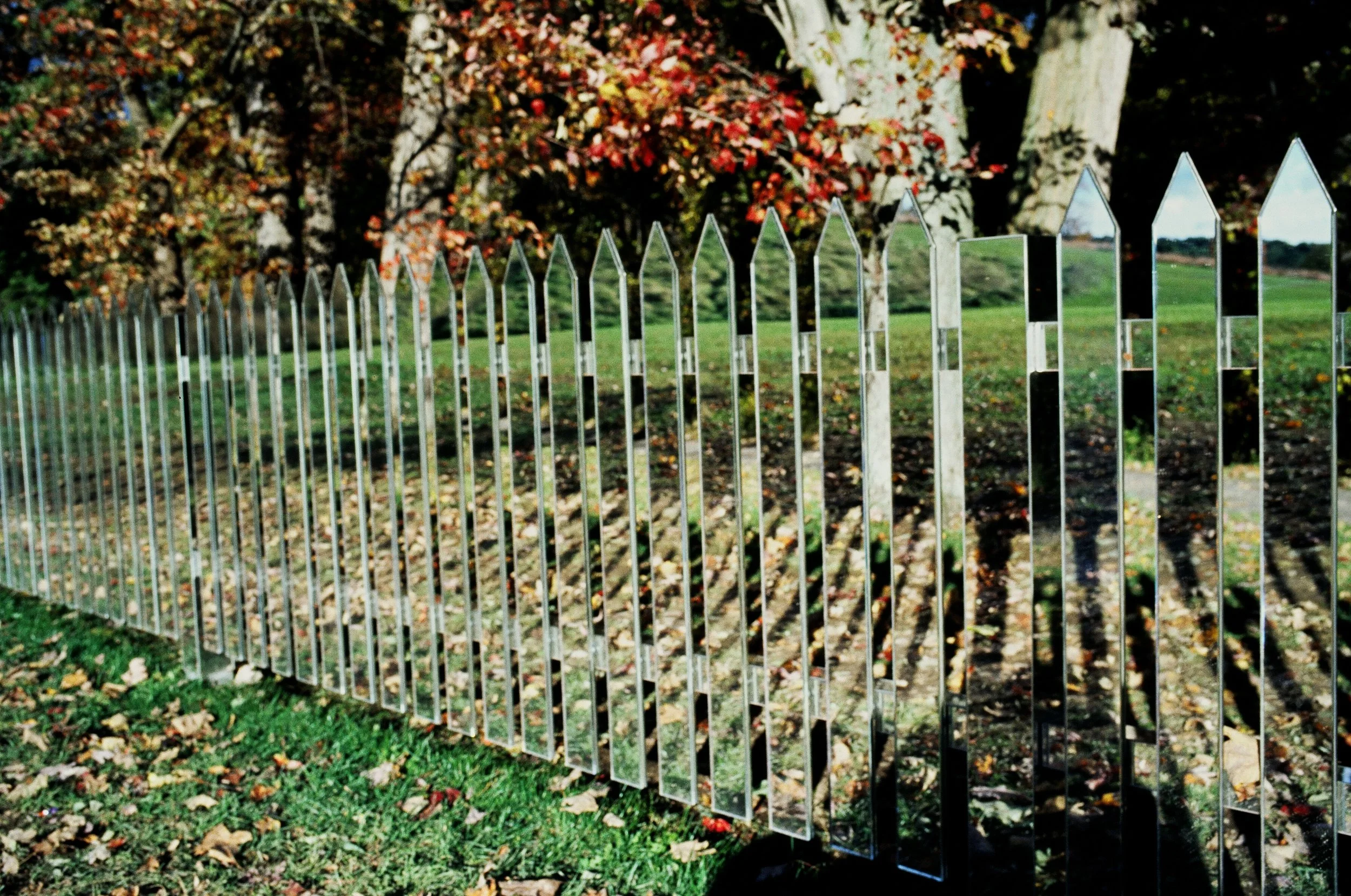  Mirror Fence. 