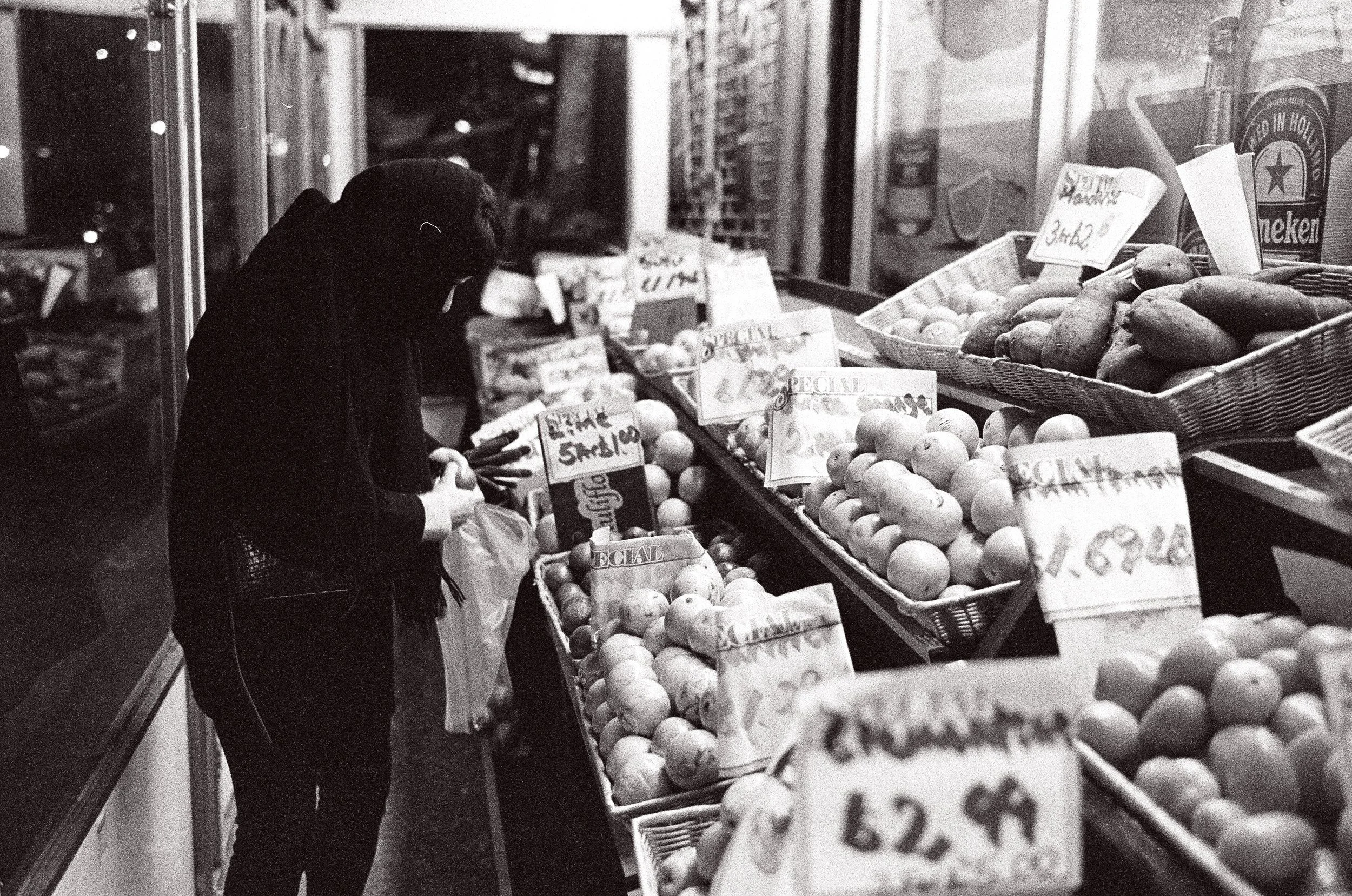  Cece the fruit inspector! 