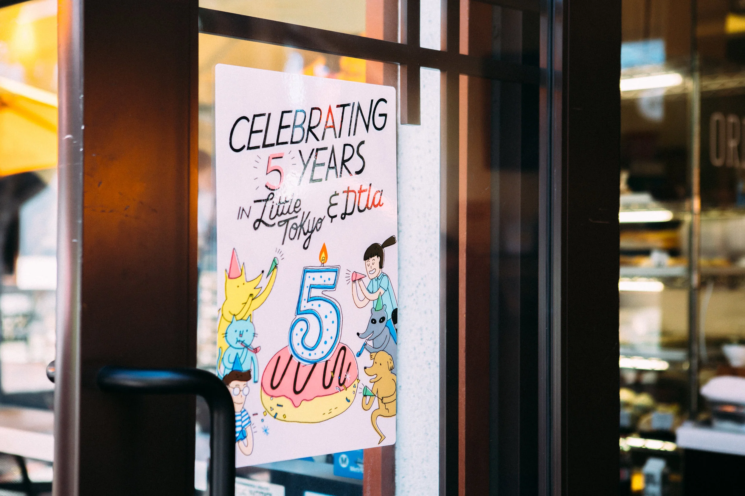 Frequent illustrator for Downtown LA's coffee shop, Cafe Dulce . Branding work includes illustrations used for shop's website, social promotions, and retail merchandise.