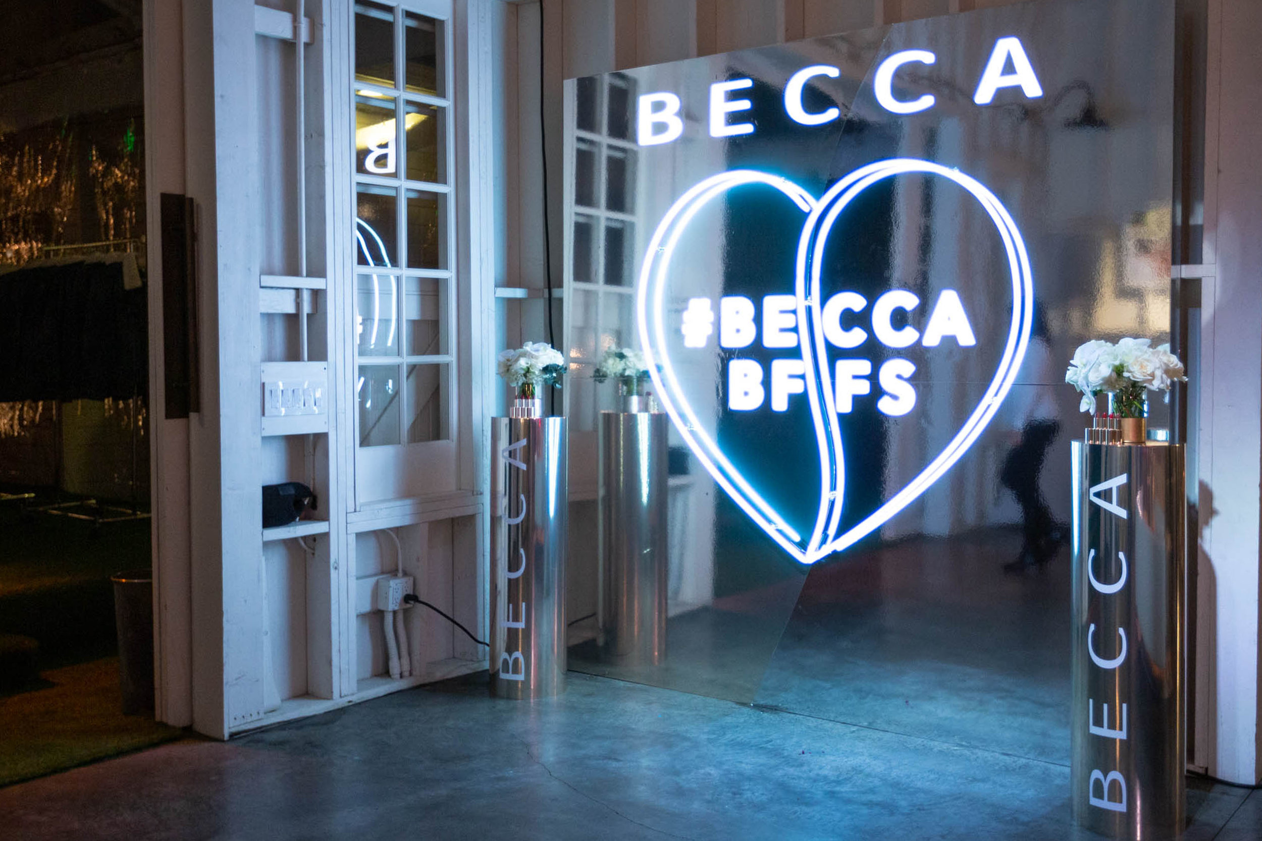 BECCA-kmevent-_0006_neon.jpg