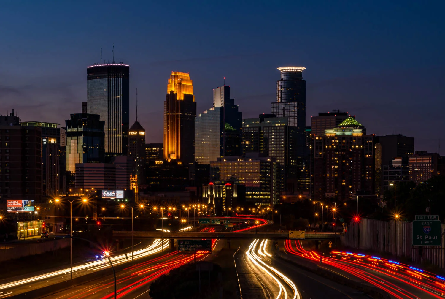Mpls Night sky-026.jpg