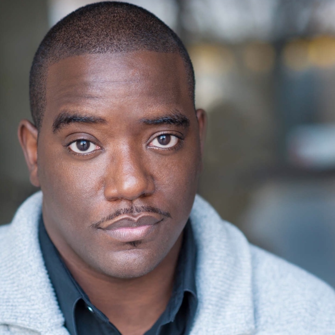QUINCY O'NEAL bka "THE UNIVERSE" Quincy is an actor who, before moving to the sunny City of Angels, froze his bum off at Yale. A lover of Carolina bbq, Tar Heel sports, and squash (the sport and the gourd), his work reflects the complex, oftentimes paradoxical American experience. Somehow, his roles always involve ascension, whether pushing roller skating cardboard donkeys down church aisles or helping the Youngers integrate their new neighborhood, trapping Nijinsky in his final performance or finding the higher self and transcending social media addiction.