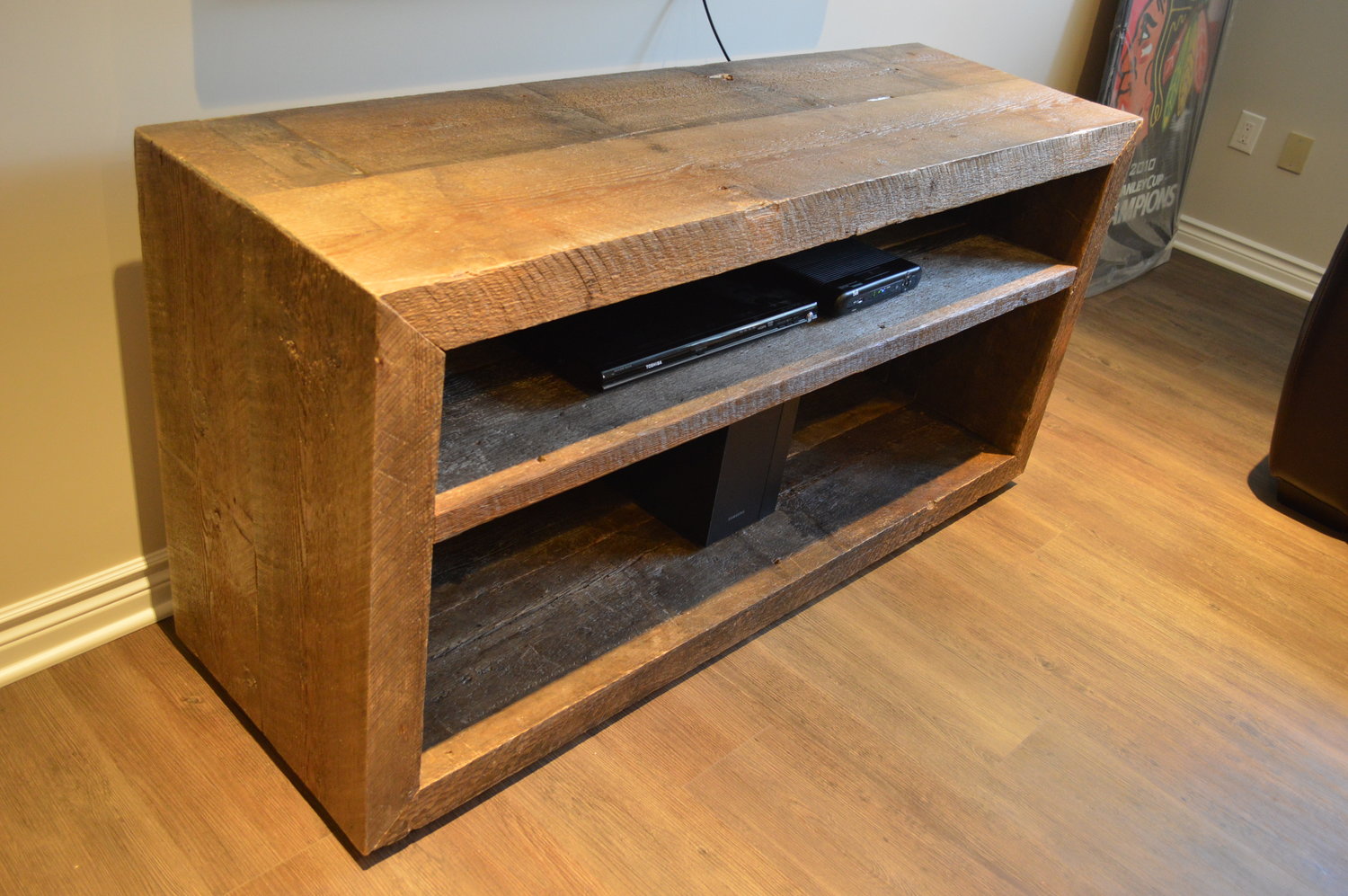 Niagara Carpenter Custom Build Reclaimed Wood Furniture