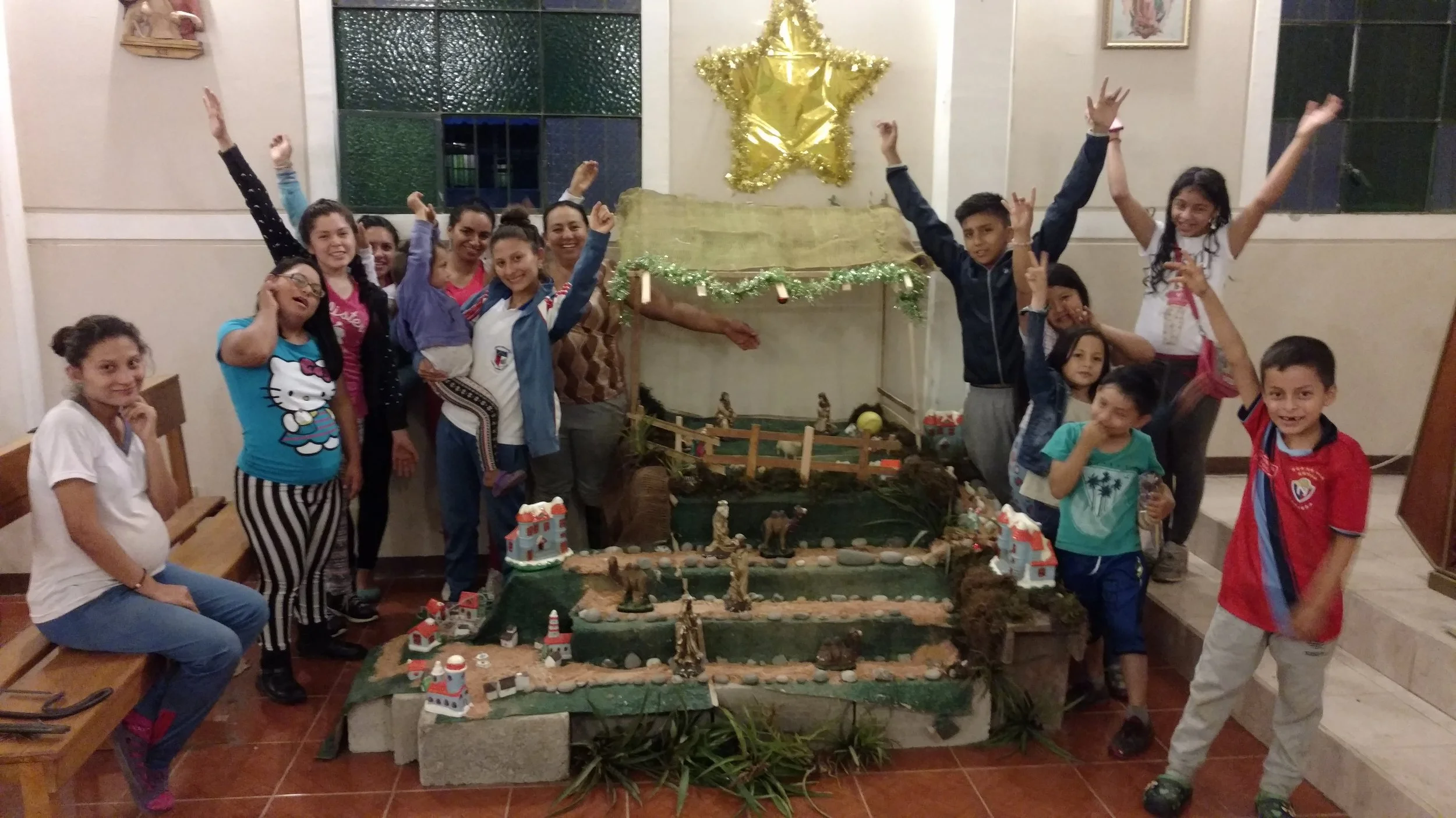 Christmas Gifts for Families in Chontal