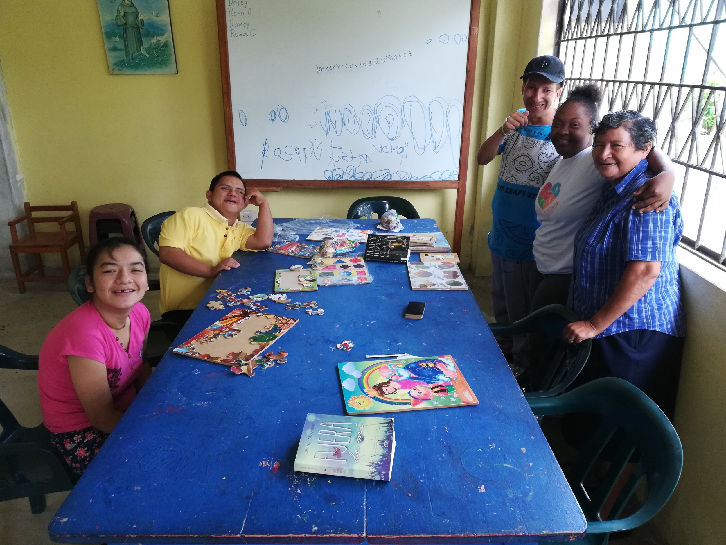  Some time with several old friends and Sr Yenny, in a program for people with disabilities. Volunteering for Amigos del Arca in 2013, we became friends, and it’s good to see them again. 