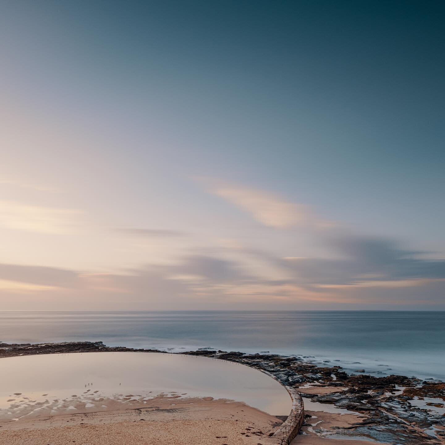 Dawn at the Canoe Pool, Newcastle Beach, Australia.
New work - link in bio

#sunriseoftheday #dawn #canoepool #longexposure #newcastle #pool #paulfoleyphotographs #seascapephotography #lightmoods #artcollector #curator #photographycollector #australi