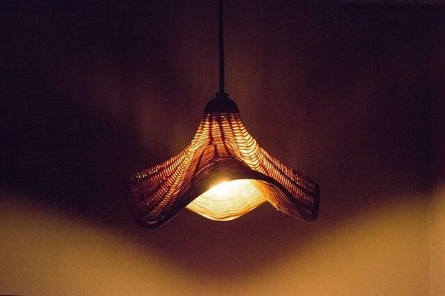 Love the way this thing throws curved light on the wall 
#basketweaving #steambending #woodturning #lightthrowing