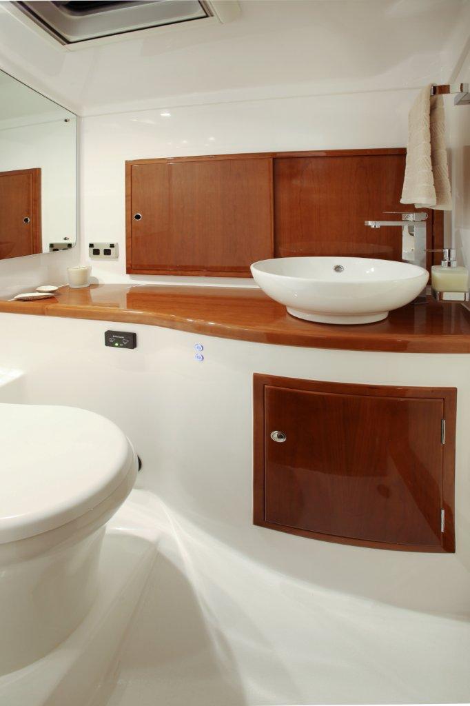 Salthouse Corsair 49E Bathroom
