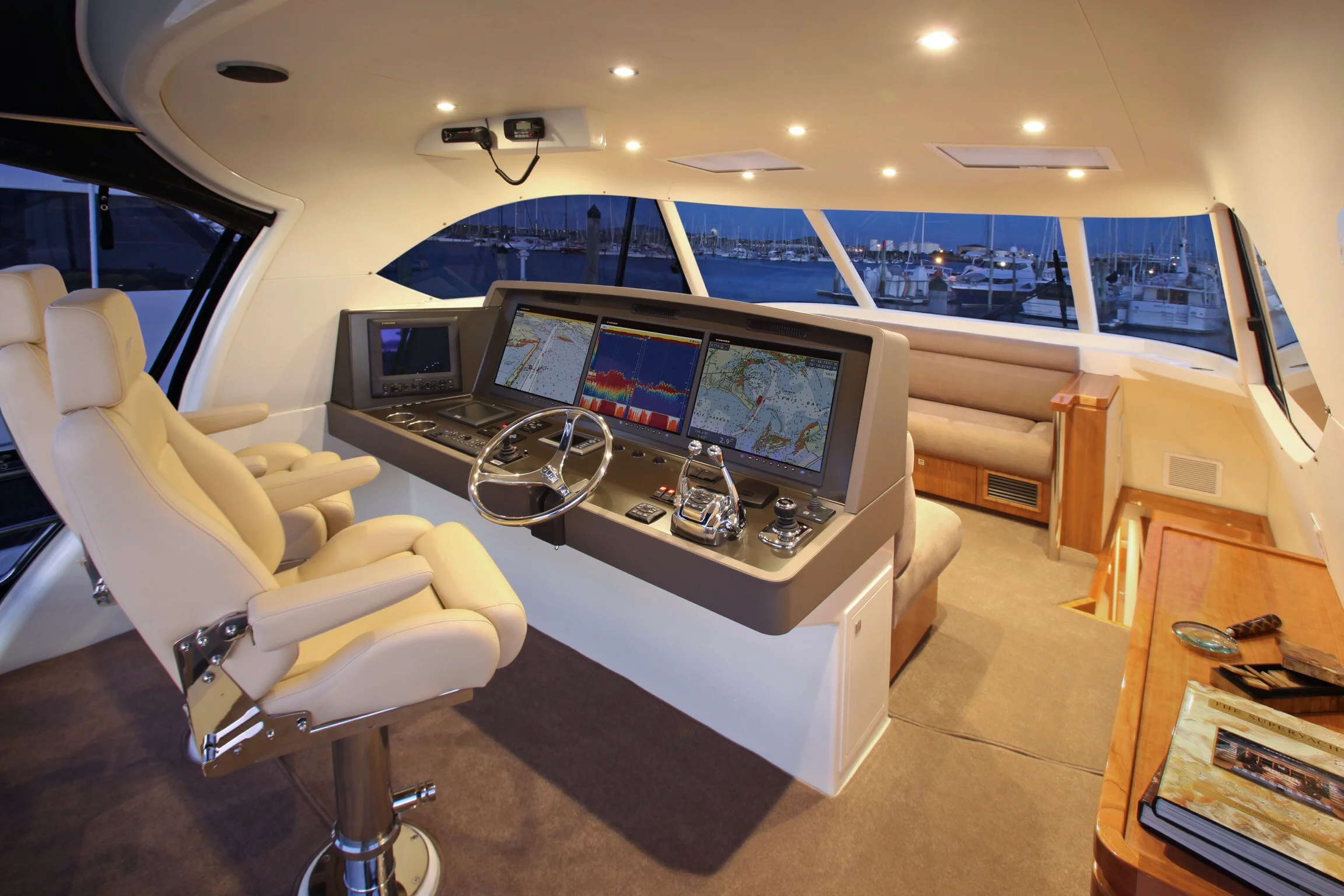 Salthouse Icon 58 Flybridge Helm