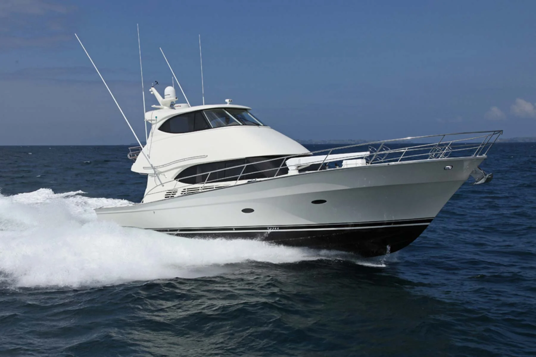 Setting the standard in Flybridge Cruisers, the Salthouse ICON combines the function and performance expected by the discerning owner. Built to order