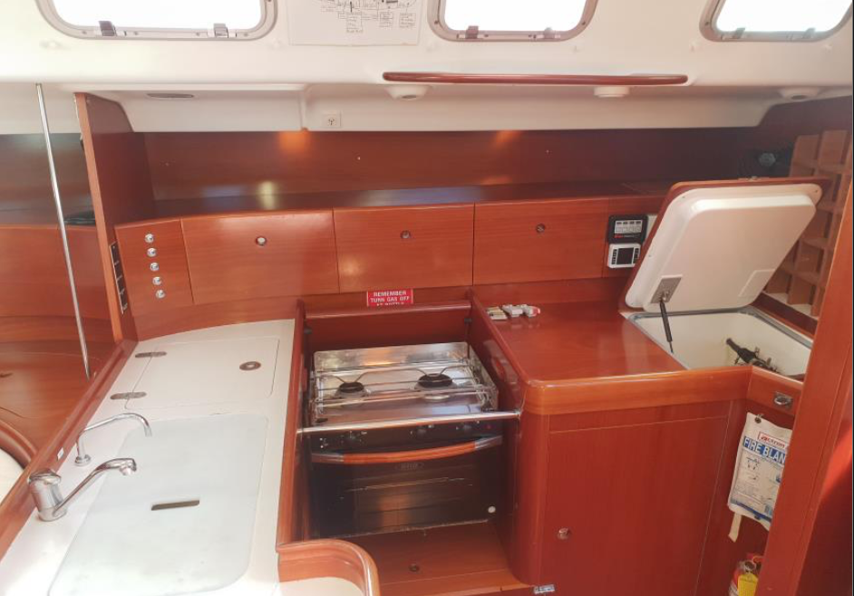 Yacht-for Sale-by Salthouse6.png