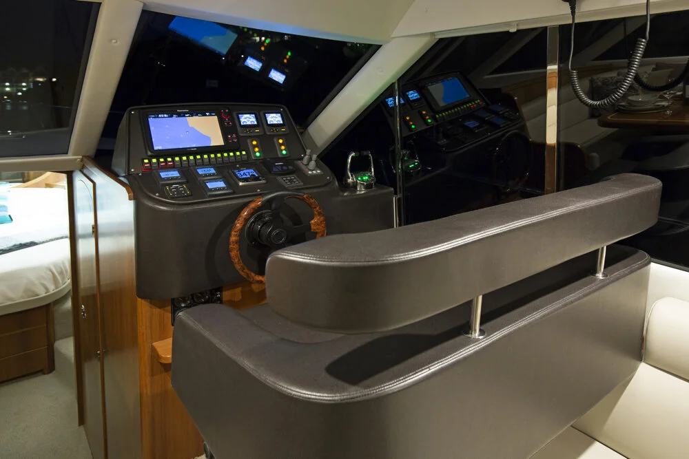 Salthouse Corsair Helm seat.jpg