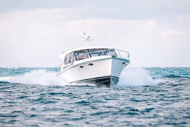 Salthouse 44E cruising! Did you know our boats cruise comfortably between 18 and 26 knots.