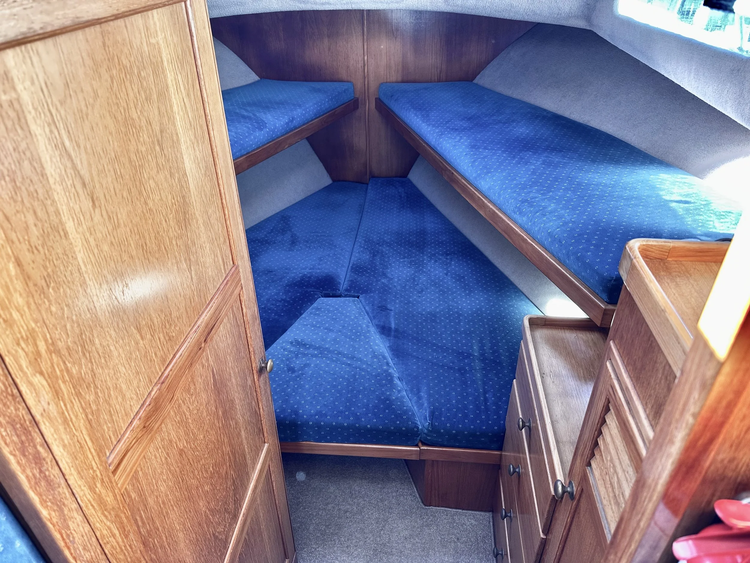 Salthouse-Coastal-35-cabin fwd.jpg