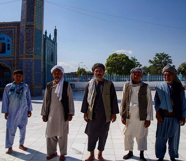 Men of the Mosque. Blue Mosque, Mazar-I-Sharif, Afghanistan. Requested portrait.  #travel #travelgram #travelblog #traveling #instatravel #afghanistan #natgeotravel #wanderlust #potd ##instagood #photooftheday #photography #travelphotography #adventu