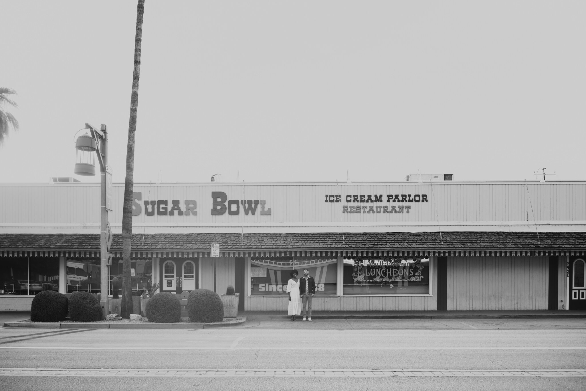 creative-engagement-photos-in-Colorful-Old-Town-Scottsdale-102.jpg