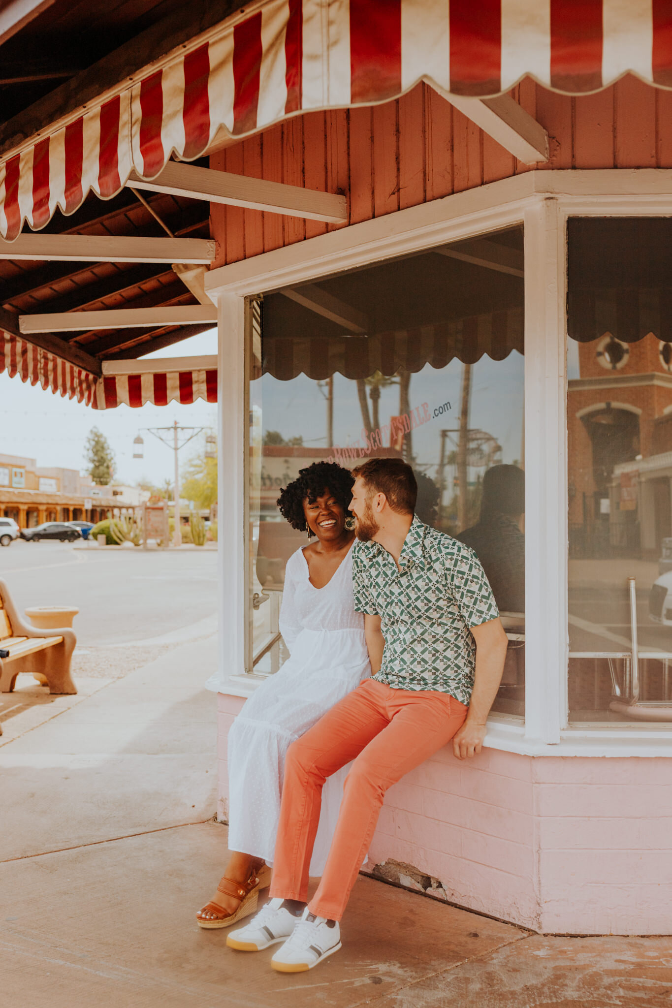 creative-engagement-photos-in-Colorful-Old-Town-Scottsdale-109.jpg