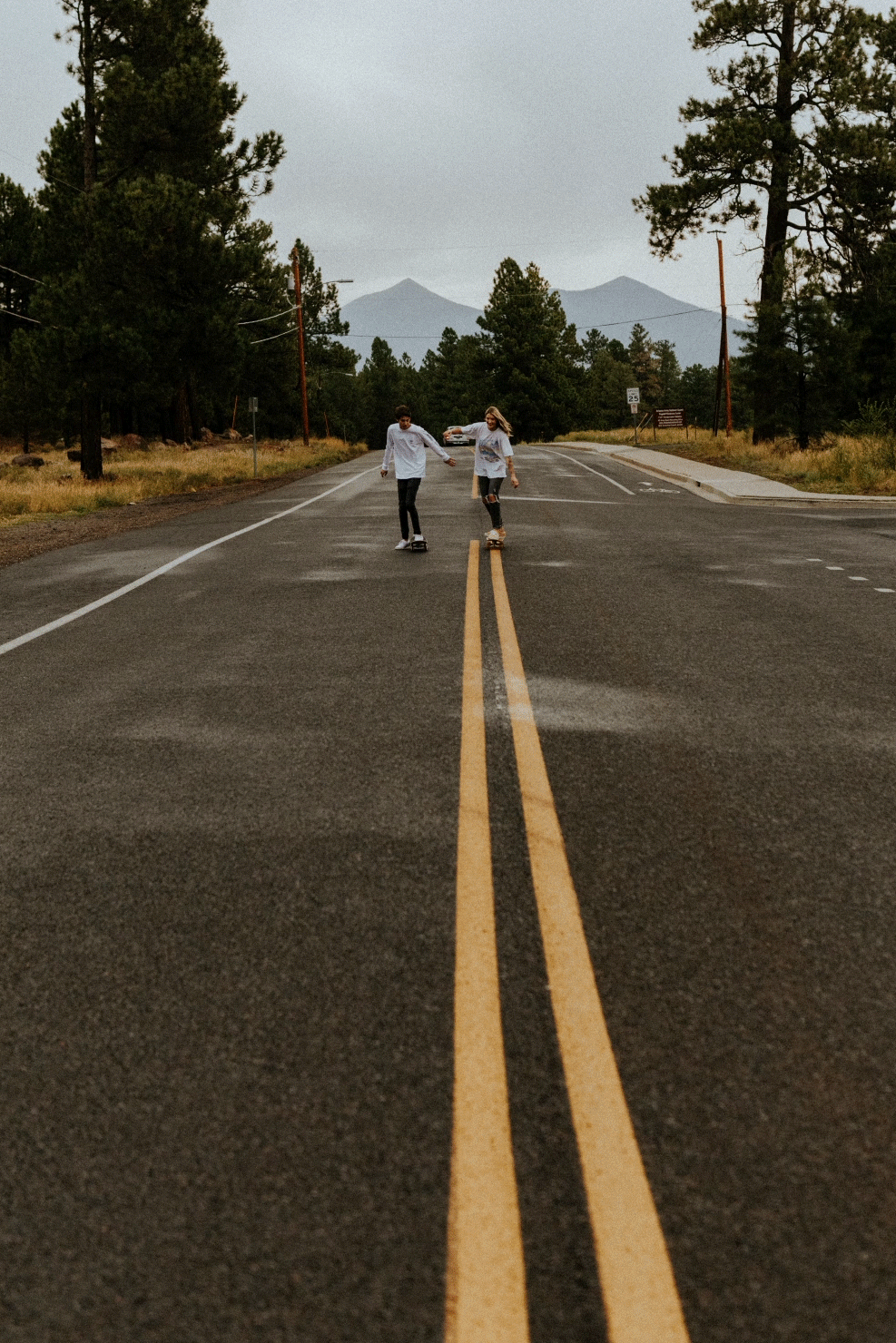 Skateboarding Couples Photos in Flagstaff, Arizona 