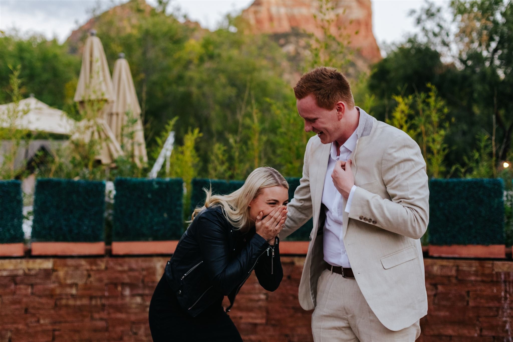 amara-resort-sedona-proposal-cathedral-rock-hike-28earthbelowphoto.jpg