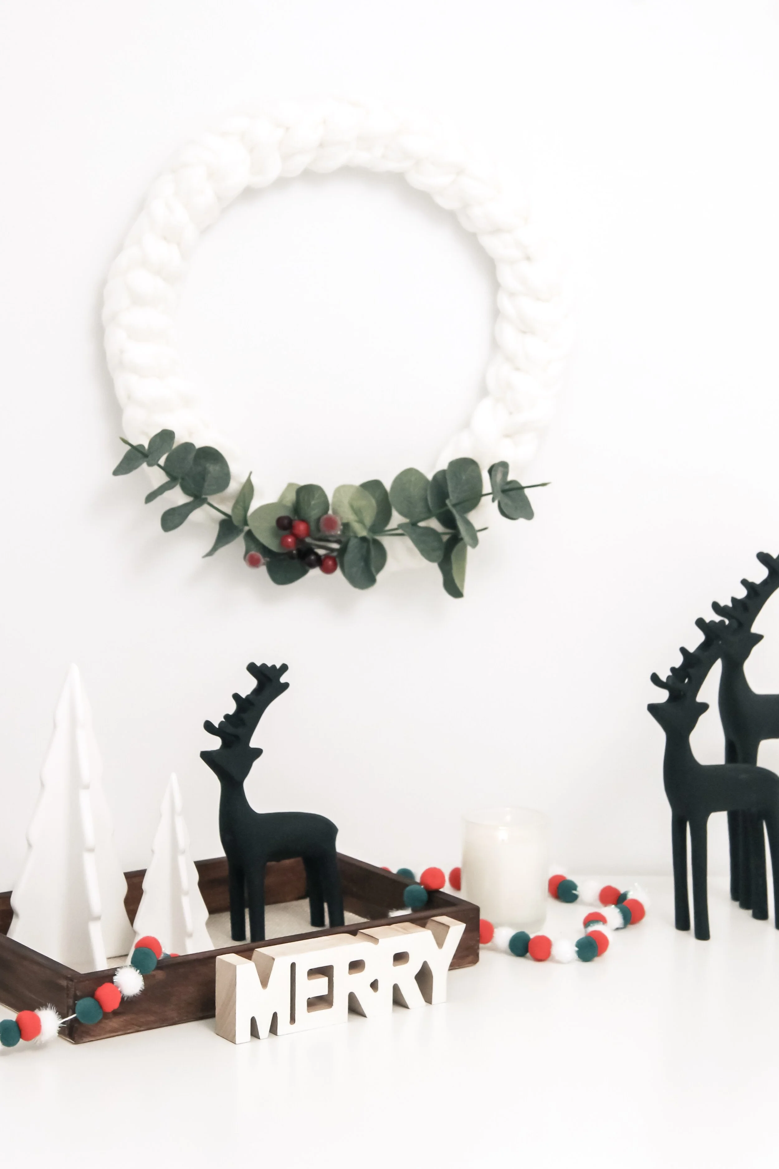 DIY Chunky Arm Knit Wreath