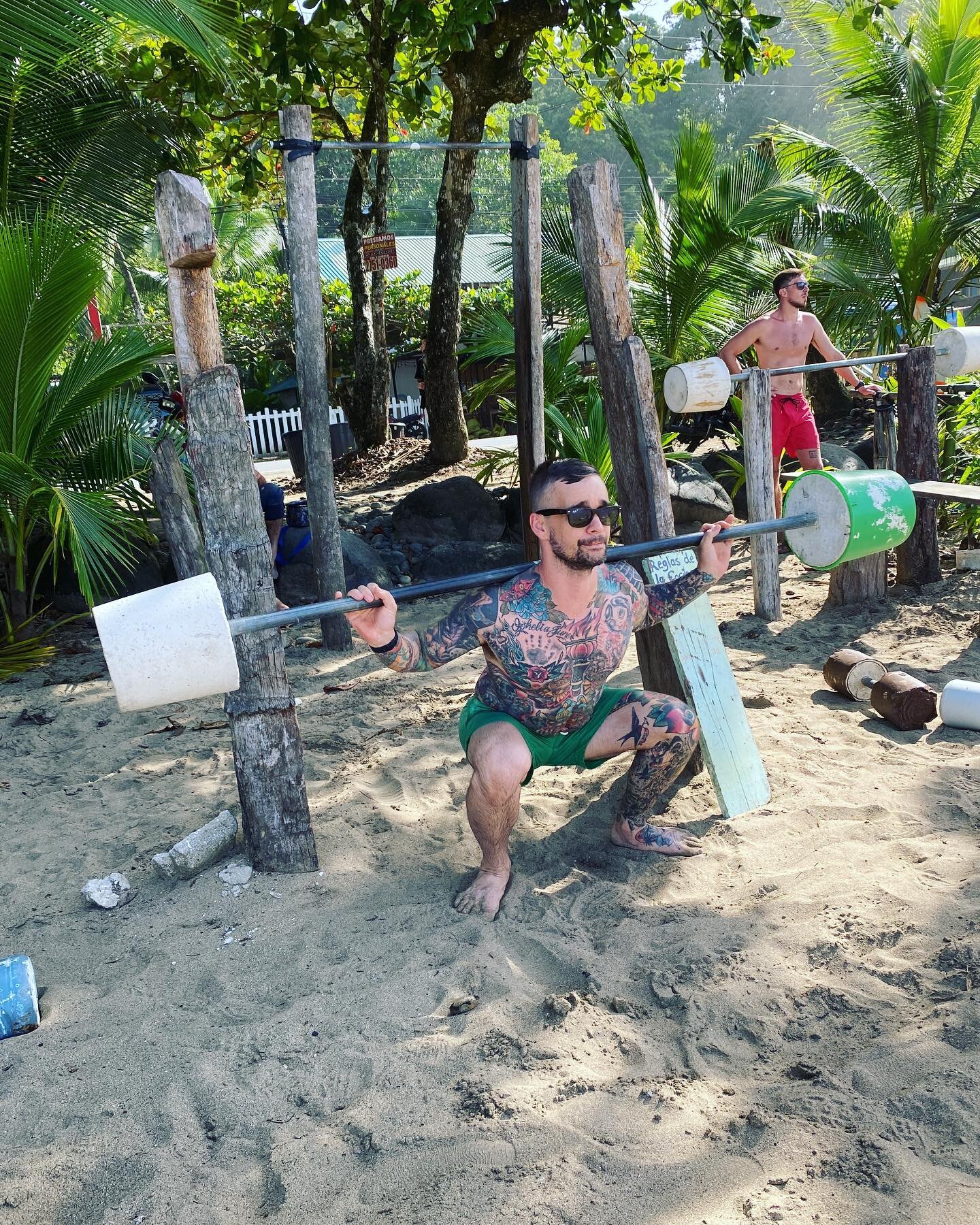 I finally got the chance to work out at a DIY gym on the beach. It was pretty amazing. I was able to work up a sweat and then hop in the Caribbean Sea to cool off. 

👉 Follow @kaizendiygym for great DIY gym equipment ideas
.
.
#kaizendiygym #diyidea