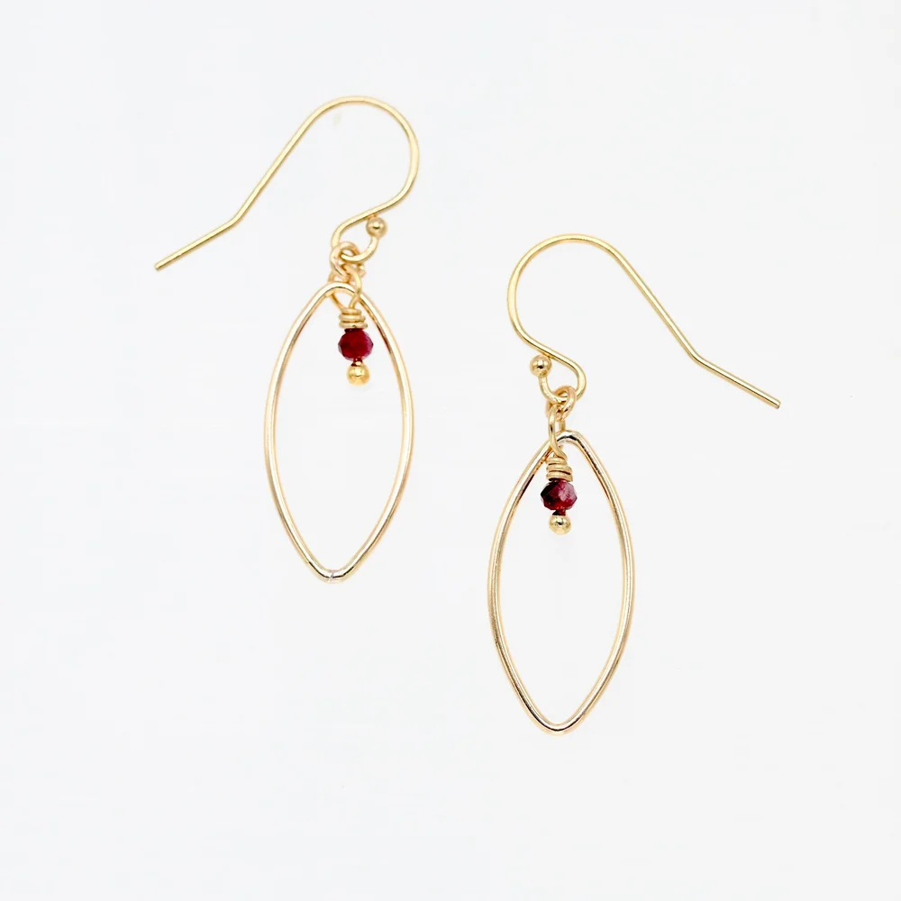Yoni Necklace and Earring Set
