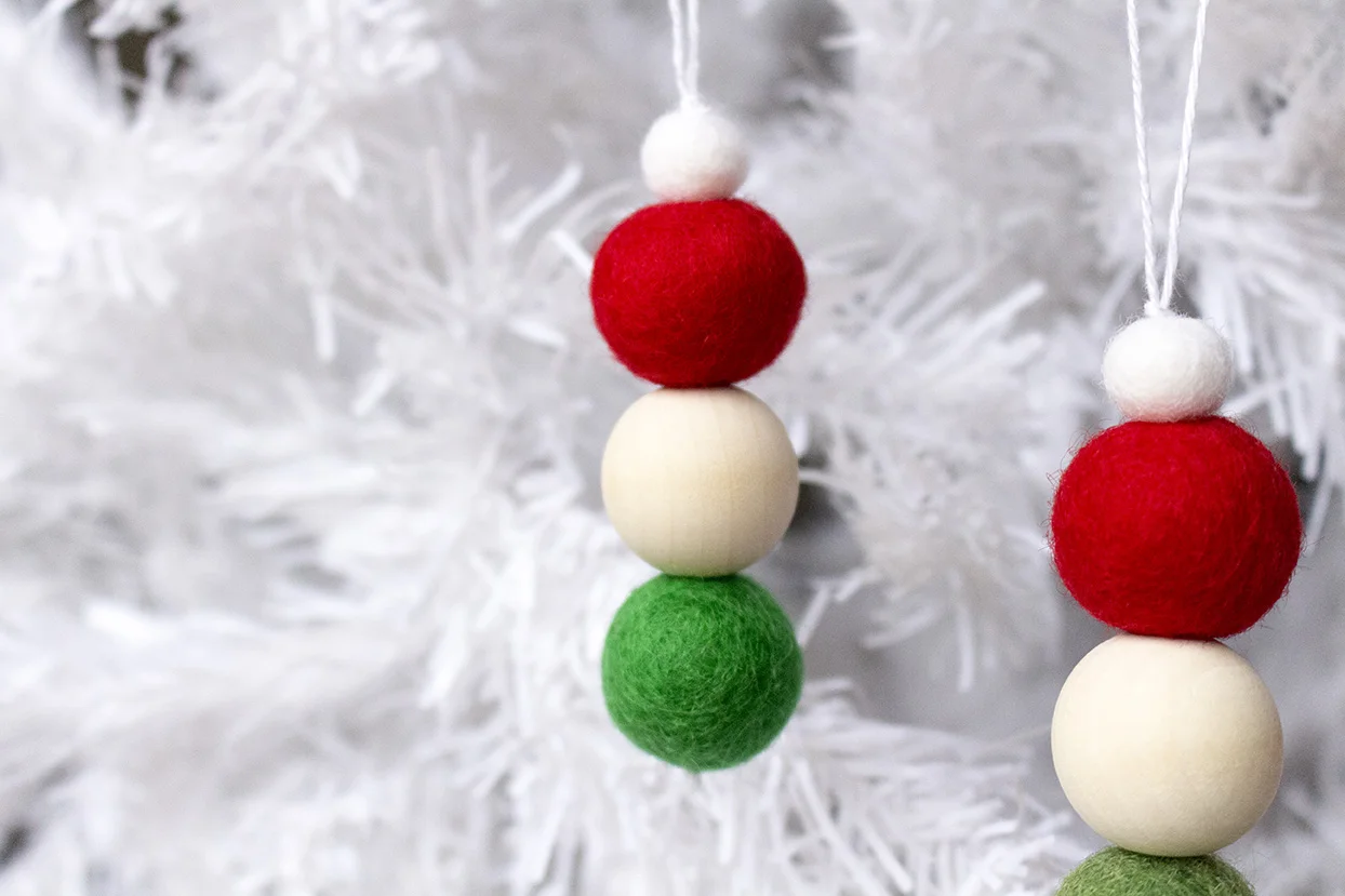 Christmas ornament set 4c.jpg