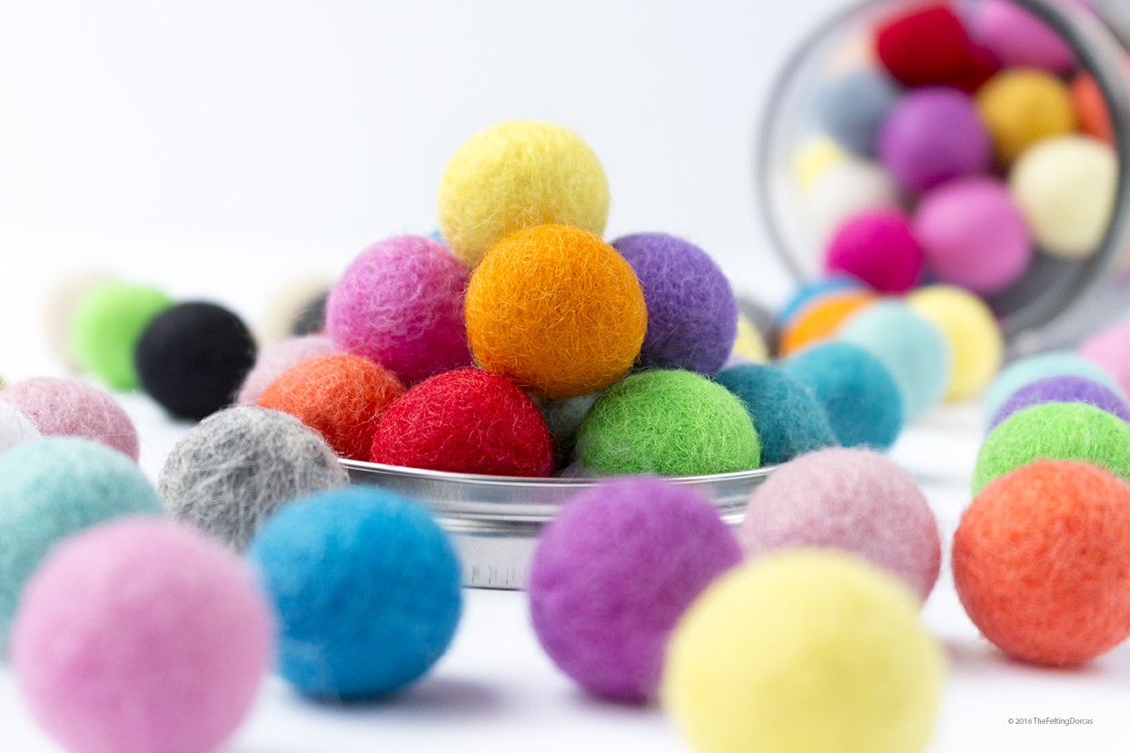 2.5cm Multicolor Felt Ball_1.jpg