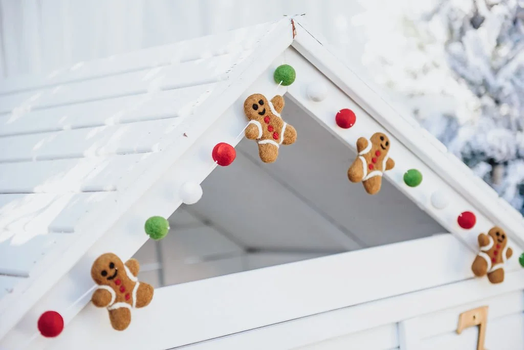 Gingerbread Man Christmas Cubby House Garland